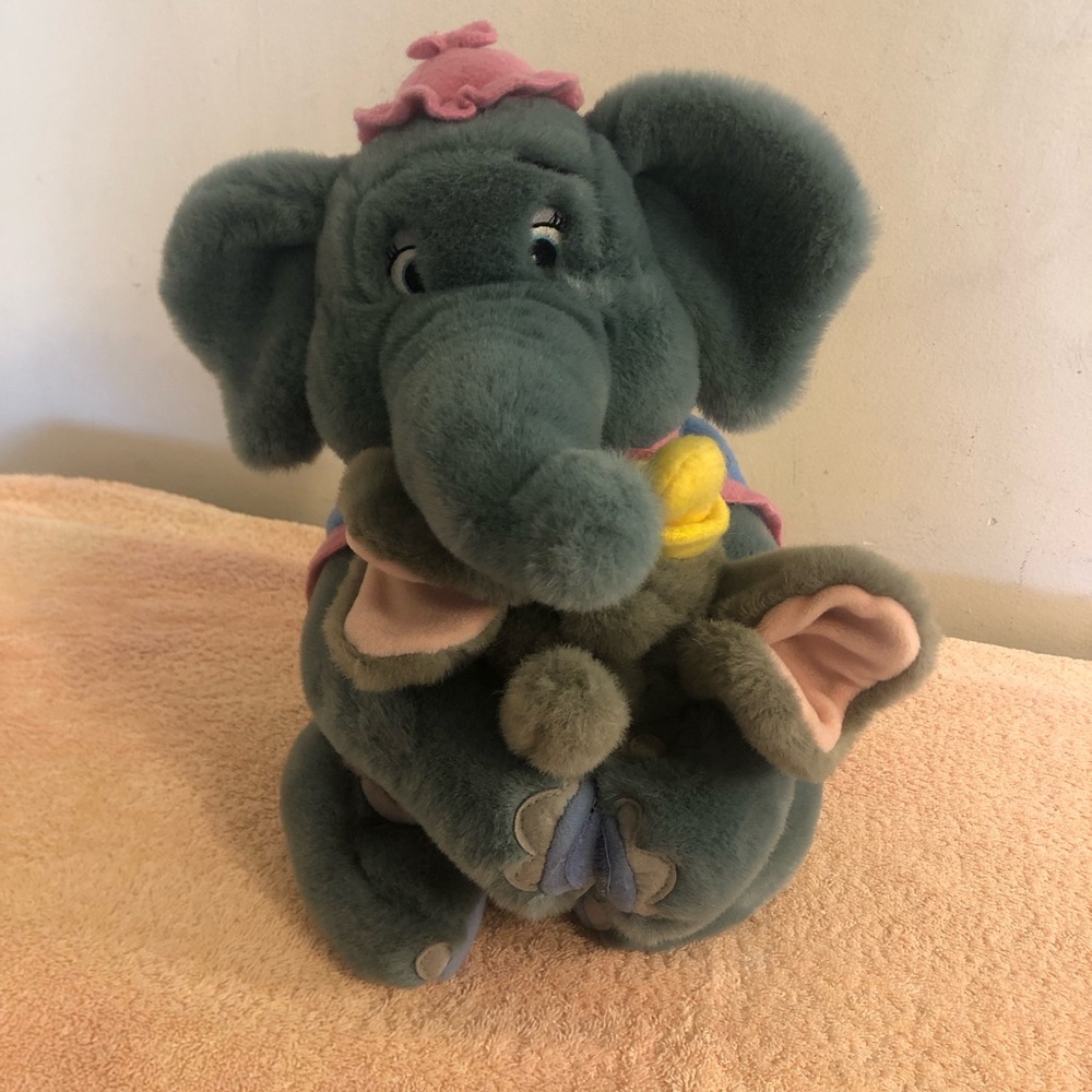 Disney Store Mrs Jumbo Holding Dumbo 12” Plush RARE